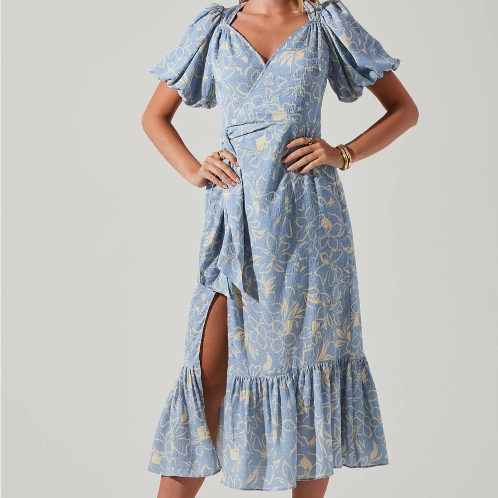 ASTR Moderna Dress